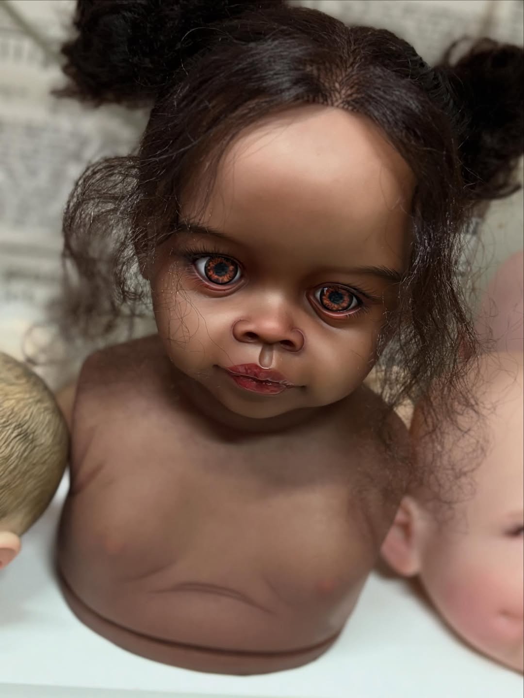 Artist Painted 32inch Reborn Baby Meili Arican Skin Painted Kit With Connectors With Cloth Body