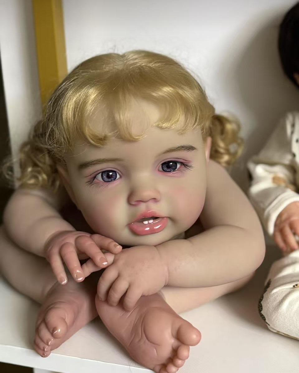 Kit pintado de 24 polegadas Boneca Reborn personalizada Lottie com cabelo enraizado à mão e corpo de pano