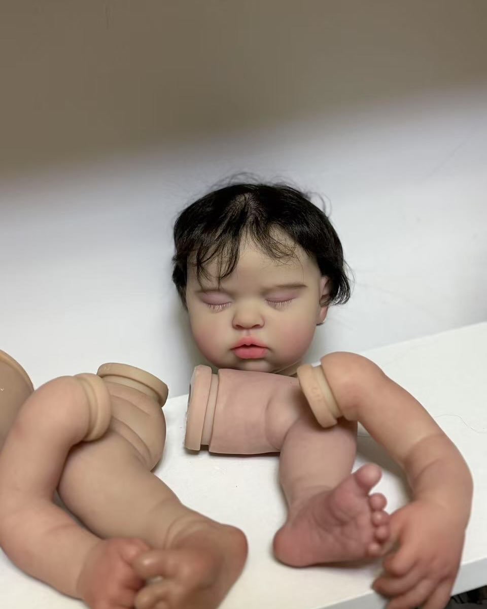 Boneca Reborn personalizada pintada de 19 polegadas Teddy com cabelo enraizado à mão e corpo de pano