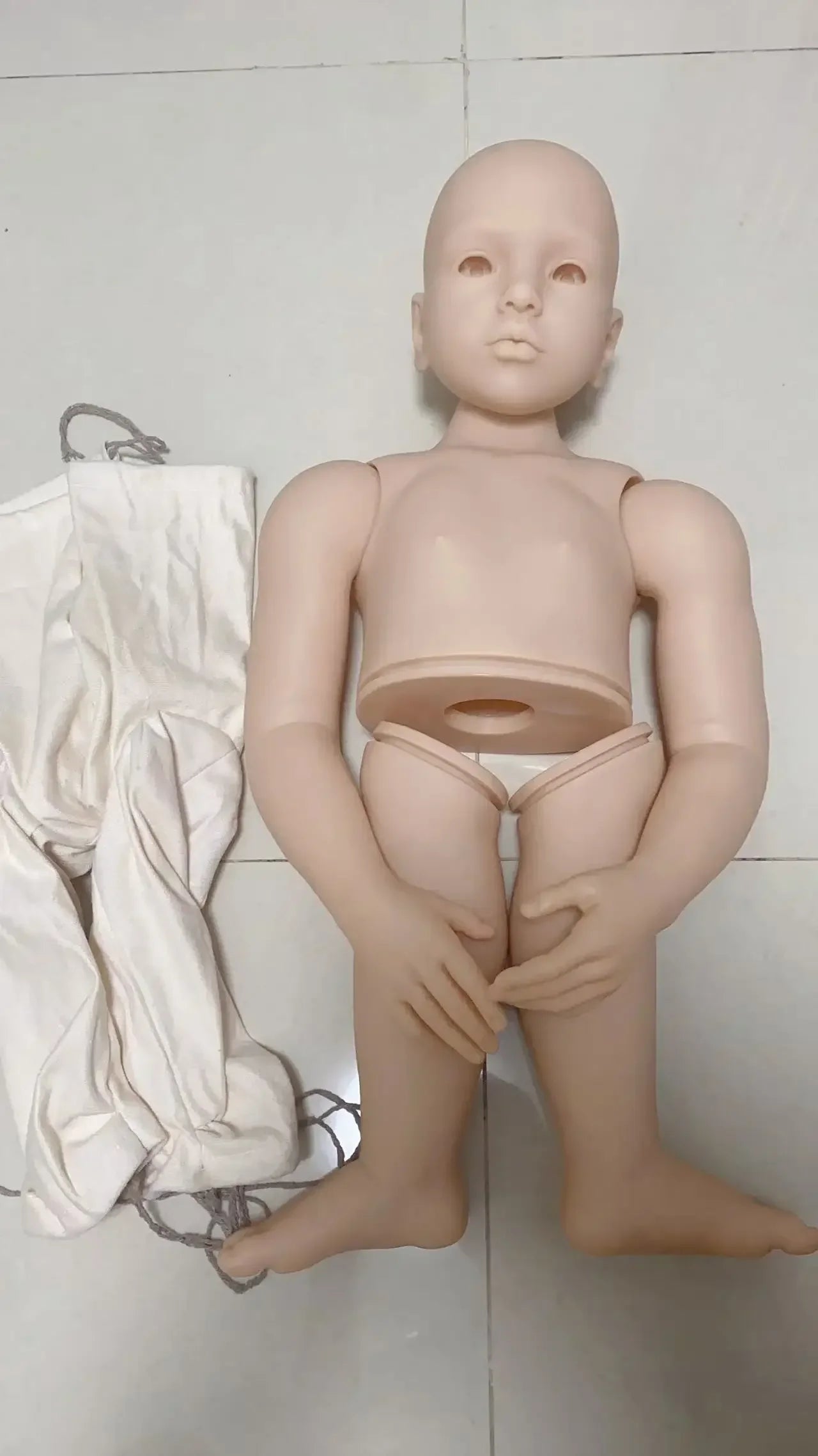 40inch Exclusive Supply Reborn Baby Aloenka With Connectors Cloth Body BLANK Unpainted Kit Girl Doll DIY Part Christmas Gift