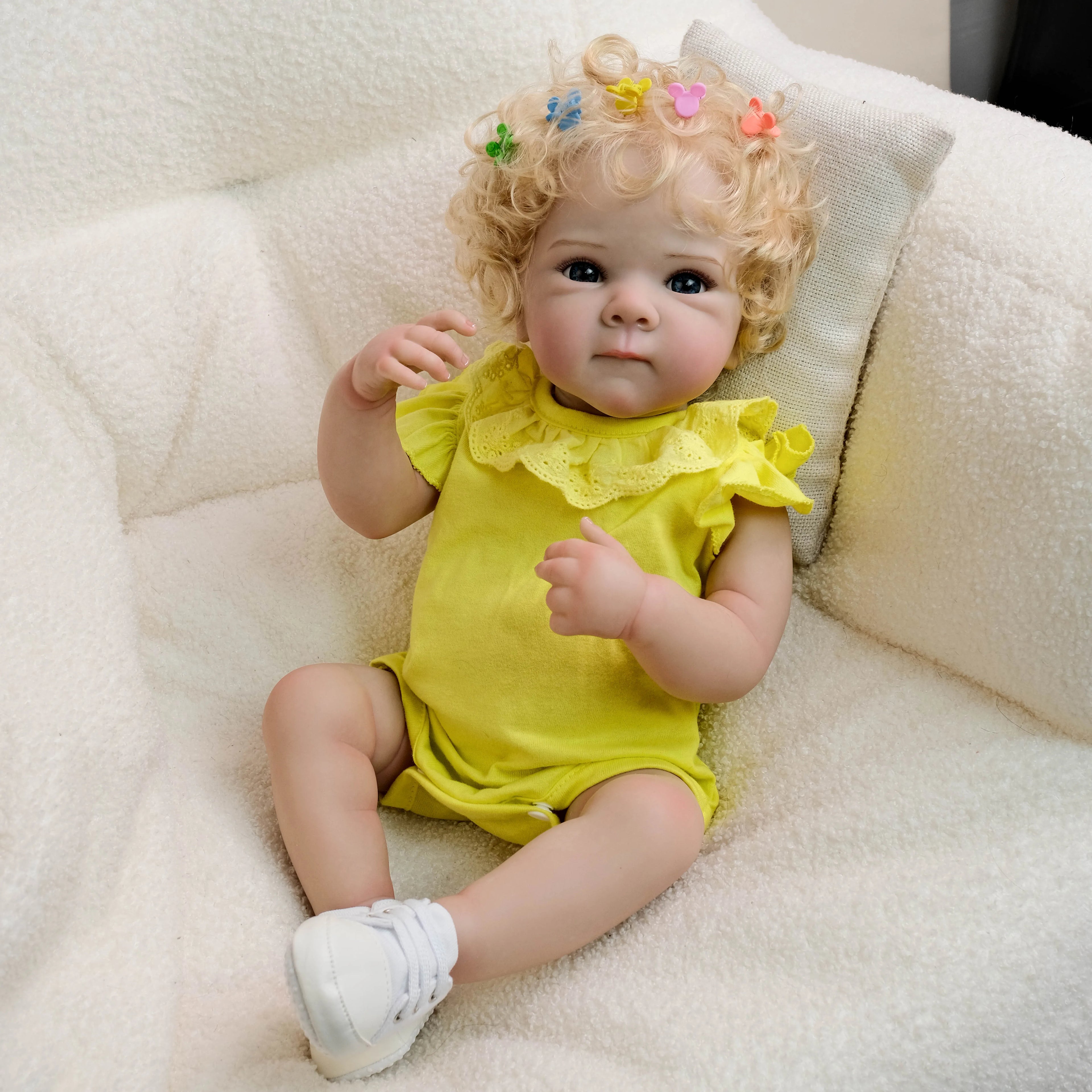 19-inch Newborn Lifelike Reborn Baby Doll Bettie Cuddly Full Body Multiple Layers 3D Skin Painting Collectible Toy