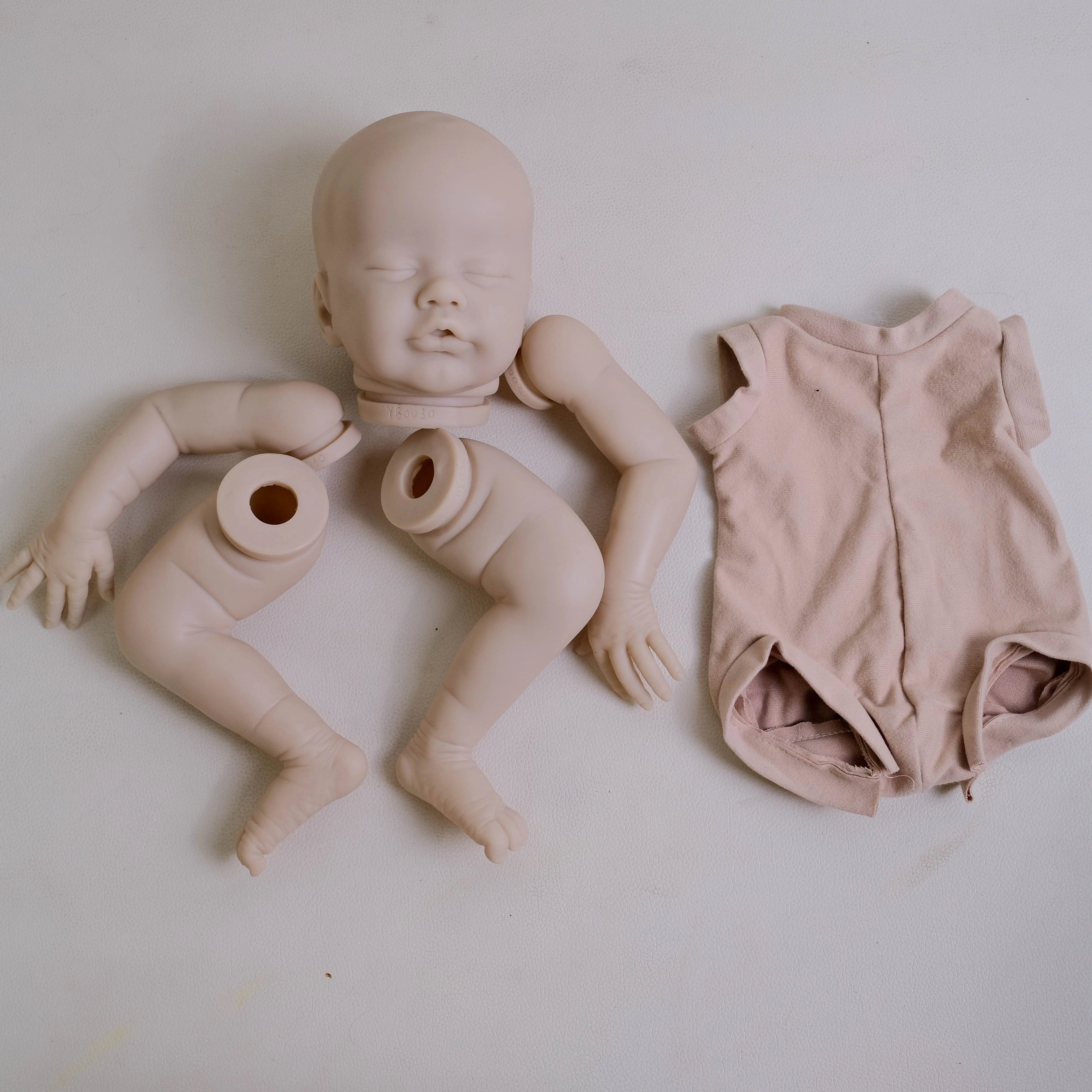 19Inch Reborn Doll Kit Primrose Asleep/Awake Limited Edition lifelike soft touch Frech Color Kit with cloth body