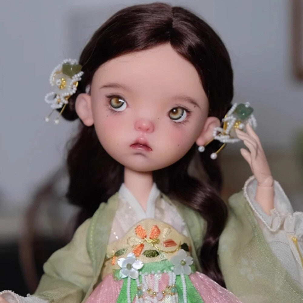1/6 BJD Doll National Style Costumes Joint Resin Girl Beautifully Handmade Gifts